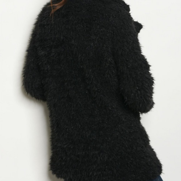 FAUX FUR COAT -BLACK - Picture 4 of 4